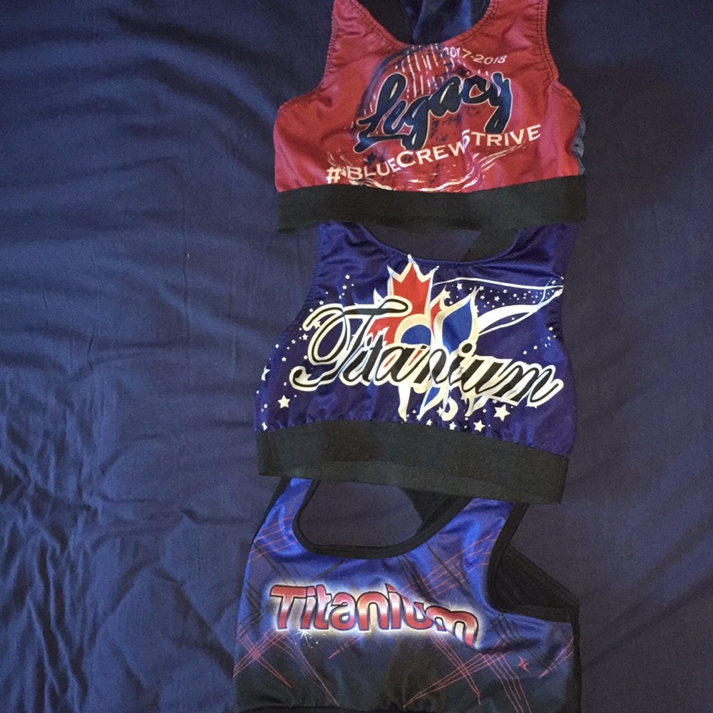 Cheerleading tops